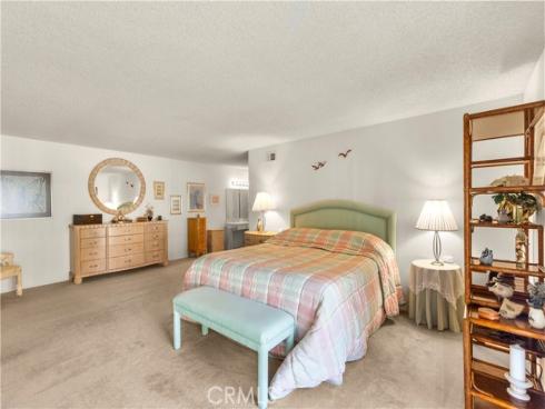 24142 Minnetonka Lane, Lake Forest, CA