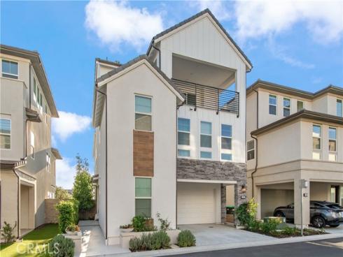 131  Reyes Alley  , Lake Forest, CA