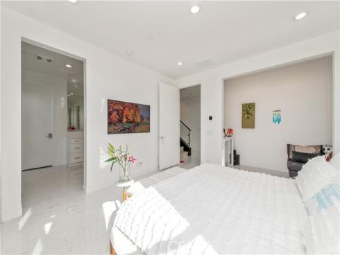 131  Reyes Alley  , Lake Forest, CA