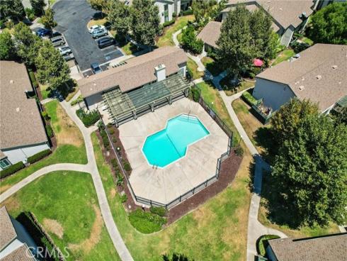 23276  Orange  8  Avenue, Lake Forest, CA
