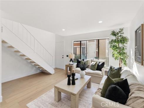 25885  Trabuco  91  Road, Lake Forest, CA