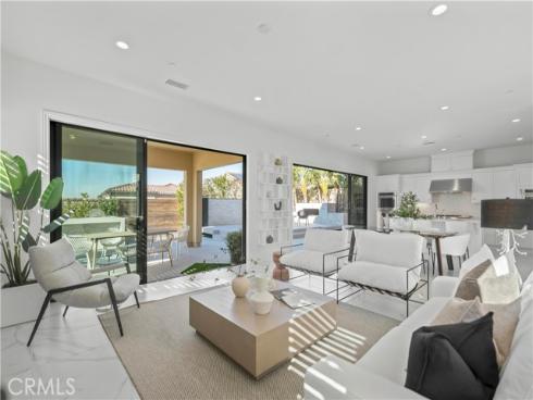 37 Caspian , Lake Forest, CA