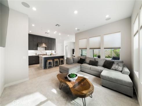 160  Tivoli  , Lake Forest, CA