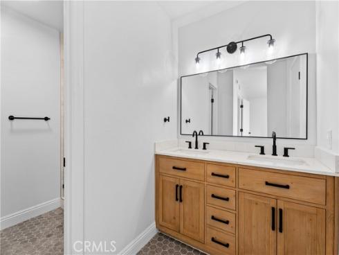 25801  Chapel Hill  , Lake Forest, CA