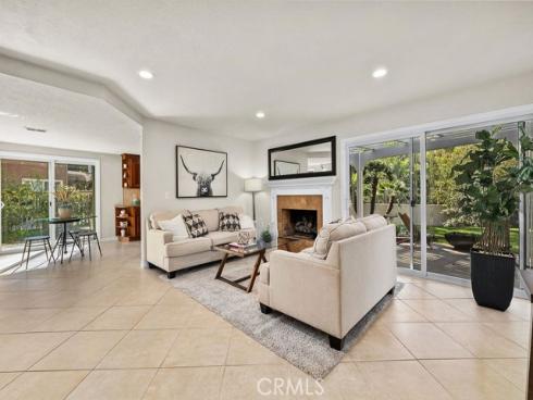 25116  Cineria  , Lake Forest, CA