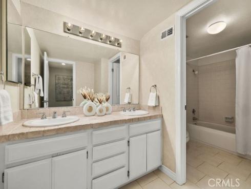 25116  Cineria  , Lake Forest, CA