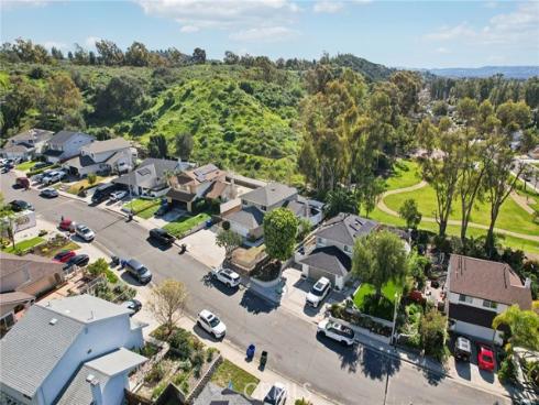 27172  Valleymont Rd.  , Lake Forest, CA