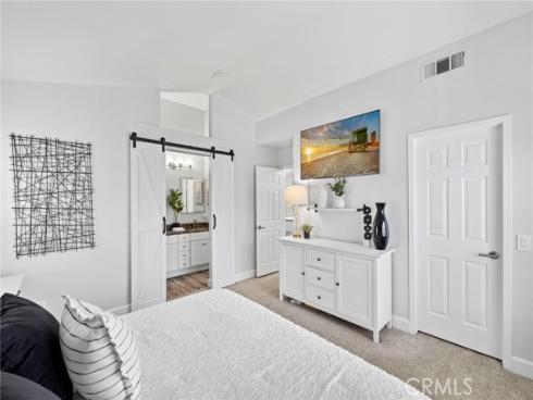 18  Cagney  , Lake Forest, CA