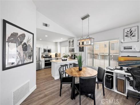 18  Cagney  , Lake Forest, CA