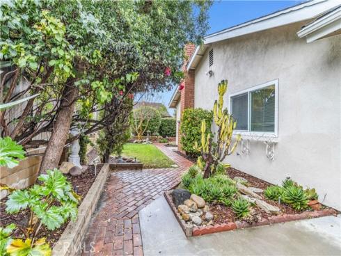 25396  Shawnee  , Lake Forest, CA