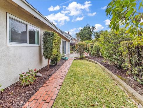 25396  Shawnee  , Lake Forest, CA