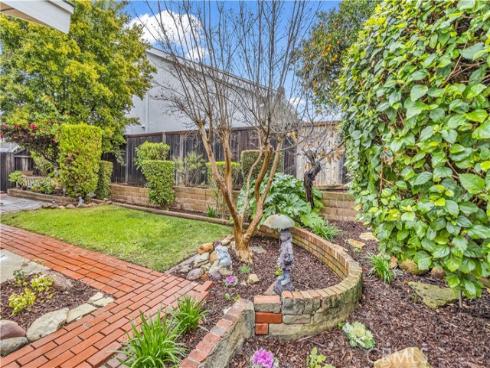 25396  Shawnee  , Lake Forest, CA