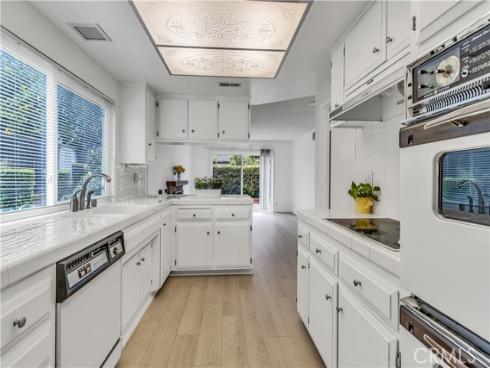 25396  Shawnee  , Lake Forest, CA