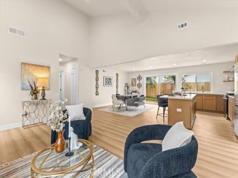 24282  Ursula  , Lake Forest, CA