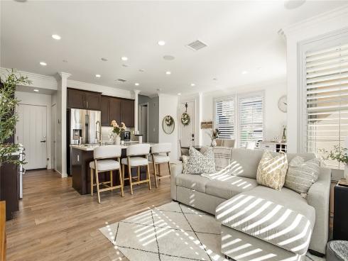 47  Finch  , Lake Forest, CA