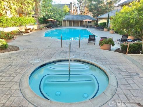 19431  Rue De Valore  19B , Lake Forest, CA