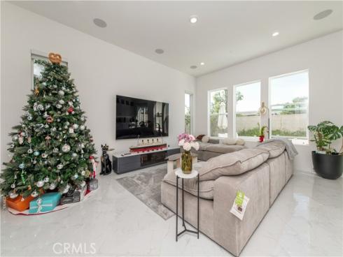 131 Reyes Alley , Lake Forest, CA