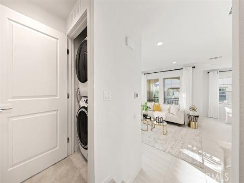 200  Winterbrook  , Lake Forest, CA