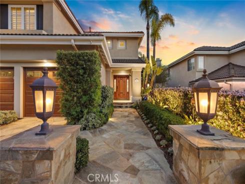 64  Calle Cabrillo  , Lake Forest, CA