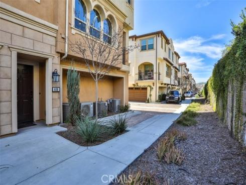608  White Oaks  , Lake Forest, CA