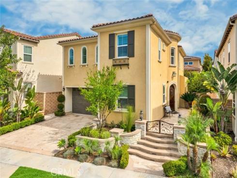 32  Lark  , Lake Forest, CA