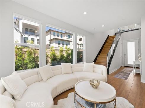 200  Newton  , Lake Forest, CA