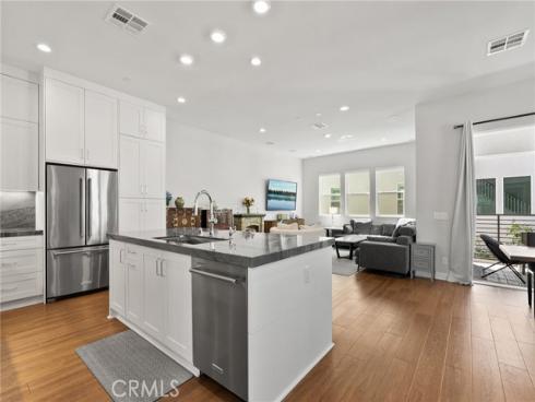 200  Newton  , Lake Forest, CA