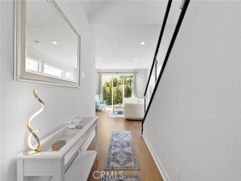 200  Newton  , Lake Forest, CA