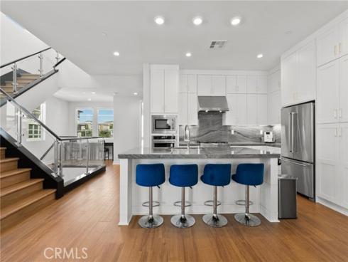 200  Newton  , Lake Forest, CA