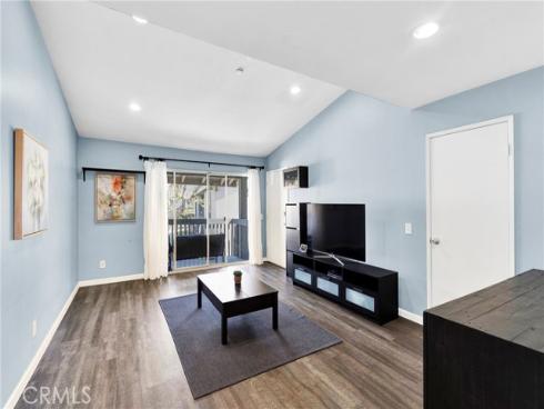 23278  Orange  8 , Lake Forest, CA