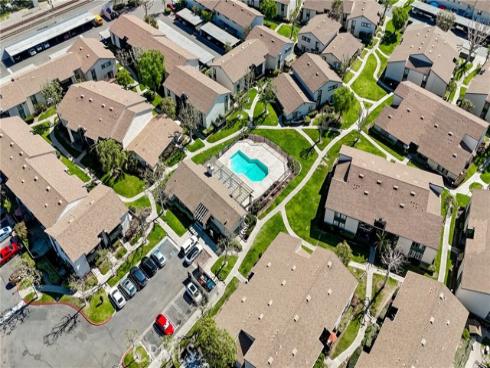 23278  Orange  8 , Lake Forest, CA