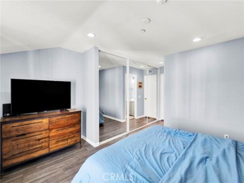 23278  Orange  8 , Lake Forest, CA