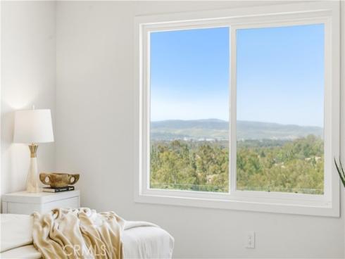 21041  Skylark  , Lake Forest, CA