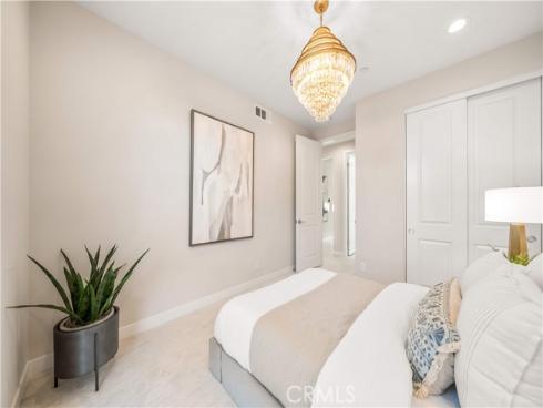 250  Newton  , Lake Forest, CA