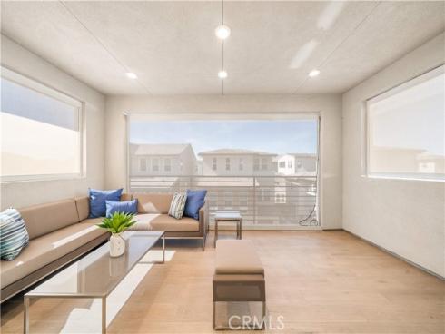 250  Newton  , Lake Forest, CA