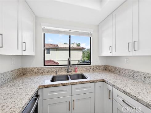 25261  Tanoak  , Lake Forest, CA