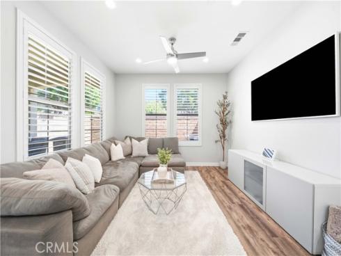 49  Finch  , Lake Forest, CA