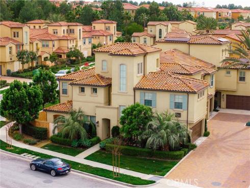 49  Finch  , Lake Forest, CA