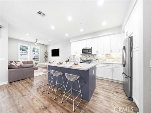 49  Finch  , Lake Forest, CA