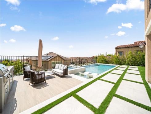 2592  Highland Oak   Court, Lake Forest, CA