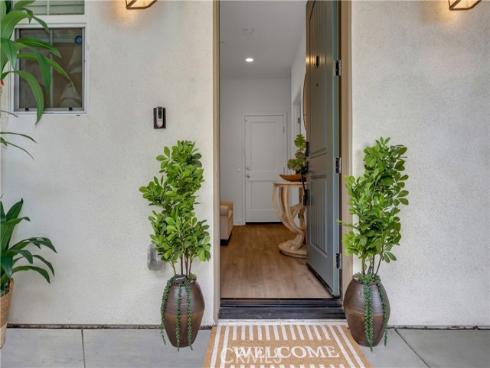 601  Shadowbrook  , Lake Forest, CA