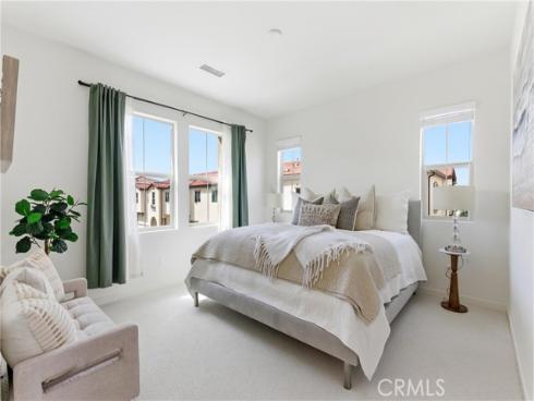 600  Shadowbrook  , Lake Forest, CA