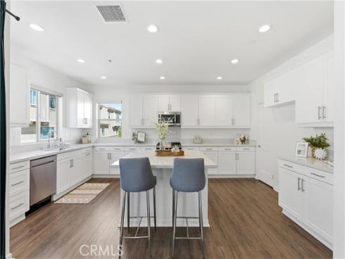 600  Shadowbrook  , Lake Forest, CA