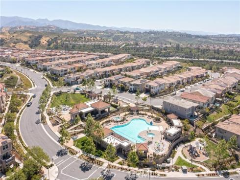 609  Shadowbrook  , Lake Forest, CA