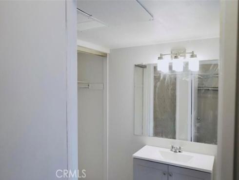 23232  orange av  , Lake Forest, CA