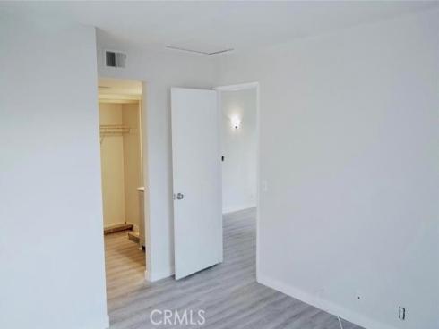 23232  orange av  , Lake Forest, CA