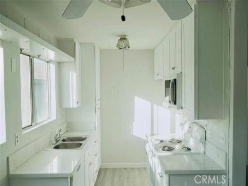 23232  orange av  , Lake Forest, CA