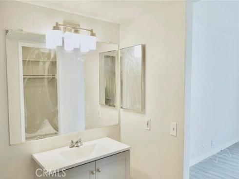 23232  orange av  , Lake Forest, CA