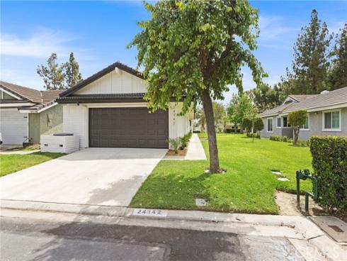 24142 Minnetonka Lane, Lake Forest, CA