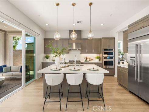 220  Edna Pkwy  , Lake Forest, CA